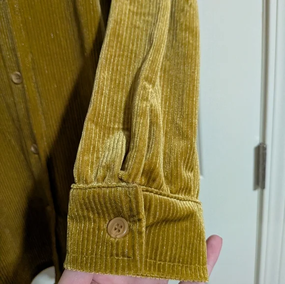 Soft Surroundings Textured Velvet Boyfriend Shirt Women's Large Amber Yellow - Picture 8 of 10